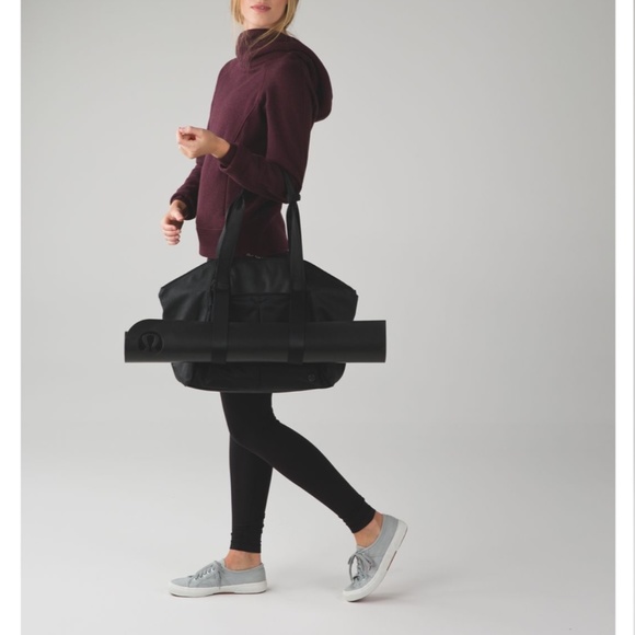 lululemon athletica Handbags - Lululemon Free To Be Bag